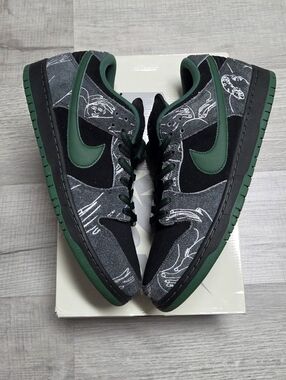 SOLD!!Nike Sb There Skateboards